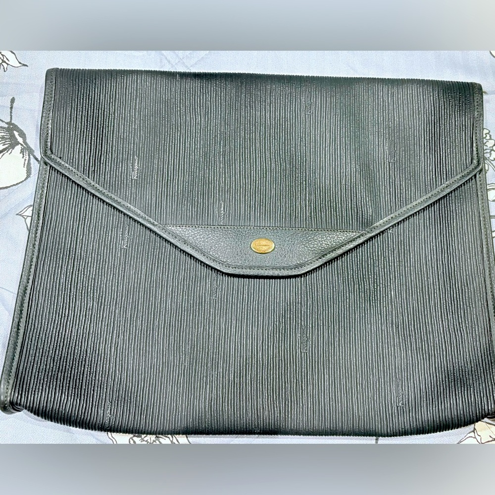 Vintage Salvatore Ferragamo Green‎ Texture Leather Clutch / Portfolio Rare